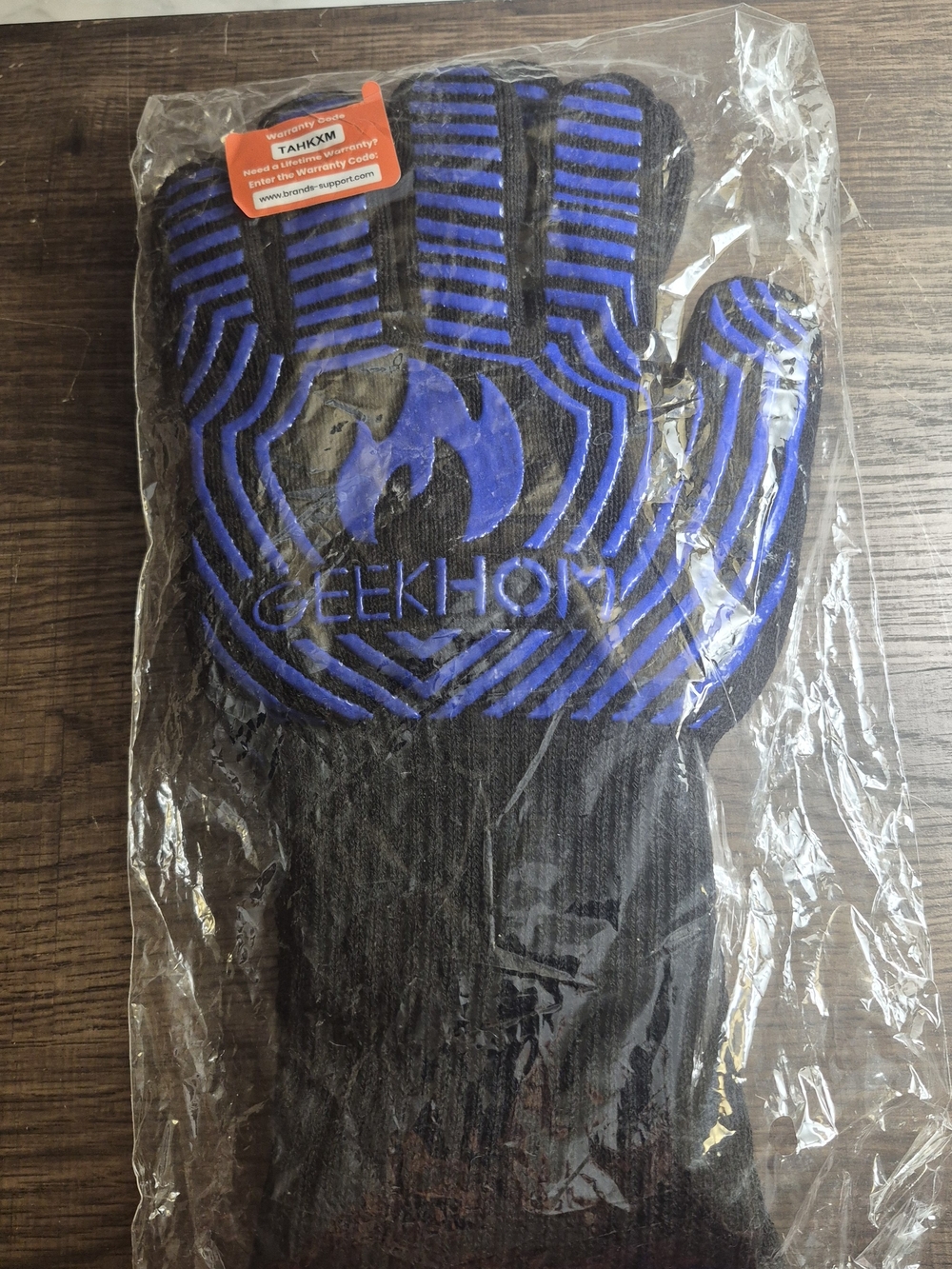 Geekhom Black and Blue Heat-Resistant Grill Glove